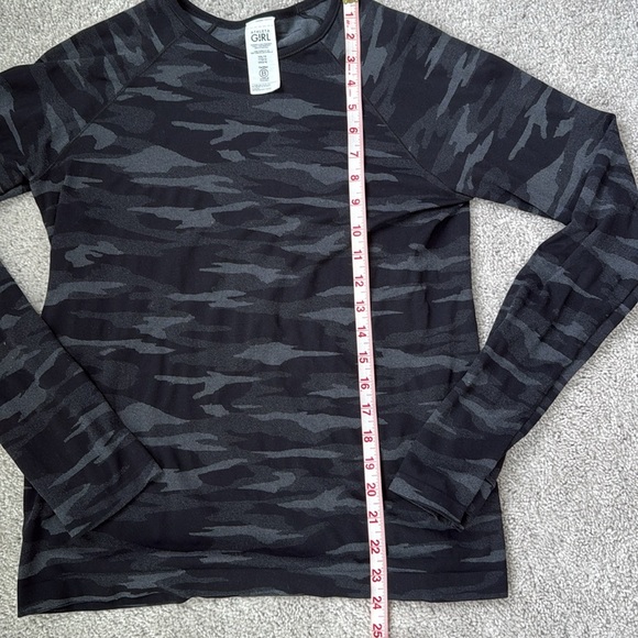 Athleta Girl Black Camo Power Up Top Size XXL/16 - Picture 4 of 6